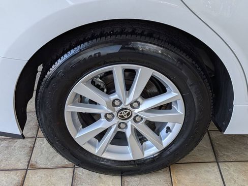 Used 2025 Toyota Camry LE image 33