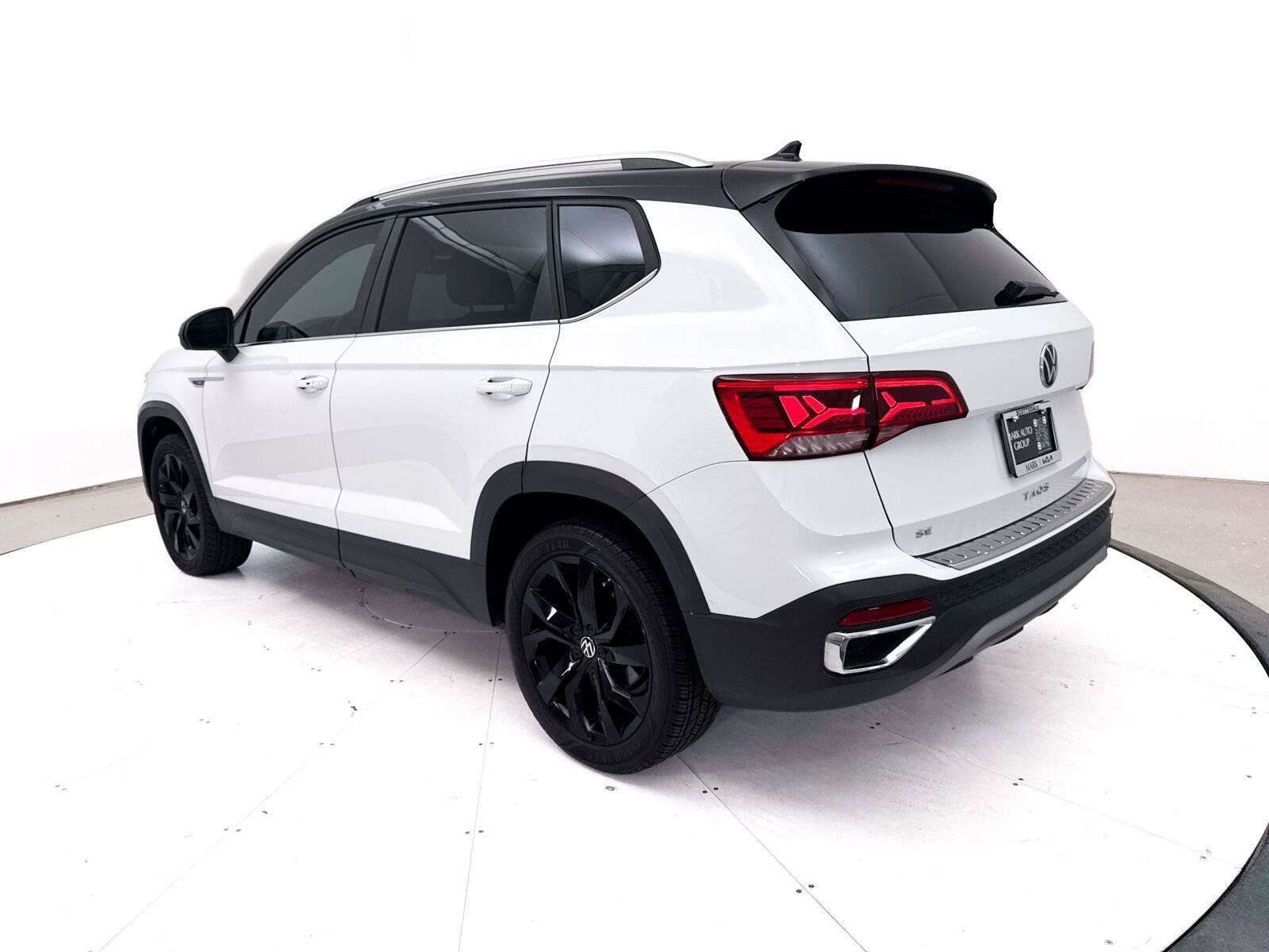 Used 2023 Volkswagen Taos SE w/ Panoramic Sunroof Package FWD image 14