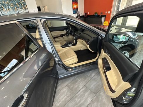 Used 2010 Honda Crosstour EX-L image 20