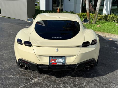 Used 2022 Ferrari Roma RWD image 19