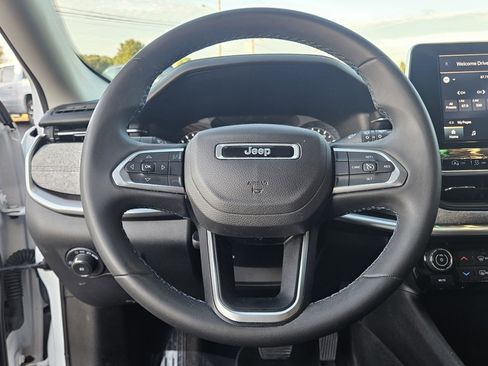 Used 2022 Jeep Compass Latitude image 22