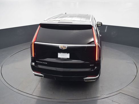 Used 2023 Cadillac Escalade ESV Premium Luxury AWD/4WD image 45