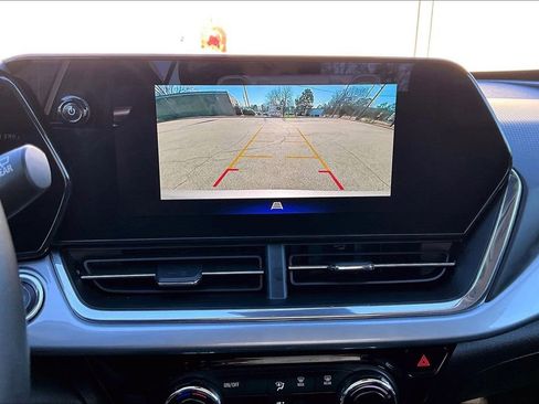 Certified 2024 Chevrolet Trax LT w/ LT Convenience Package image 13