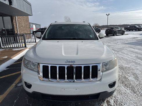 Used 2011 Jeep Grand Cherokee Laredo image 4