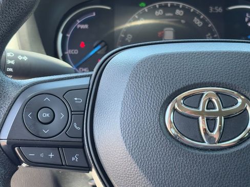 Used 2025 Toyota RAV4 LE AWD/4WD image 19