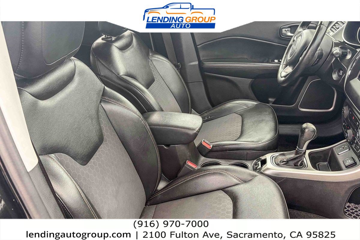 Used 2018 Jeep Compass Latitude w/ Popular Equipment Group FWD image 15