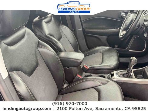 Used 2018 Jeep Compass Latitude w/ Popular Equipment Group FWD image 15