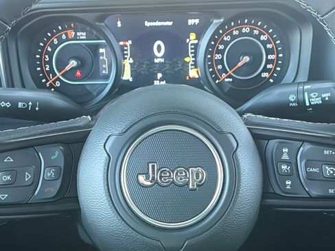 New 2025 Jeep Gladiator Sport image 35