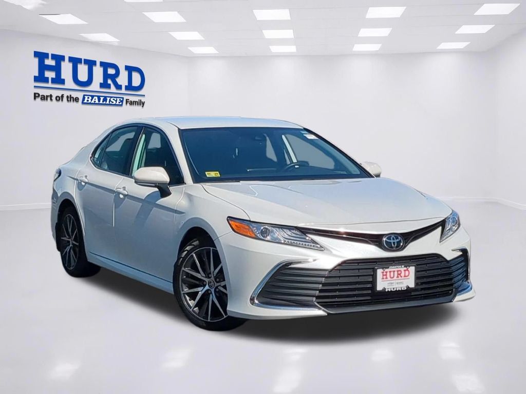 Used 2024 Toyota Camry XLE w/ Cold Weather Package AWD/4WD 360° Tour