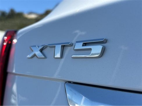 New 2025 Cadillac XT5 Luxury image 35