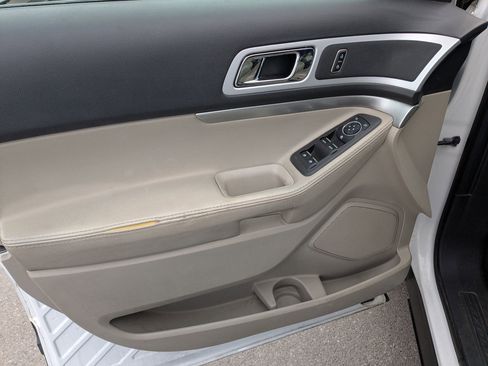 Used 2012 Ford Explorer XLT image 15