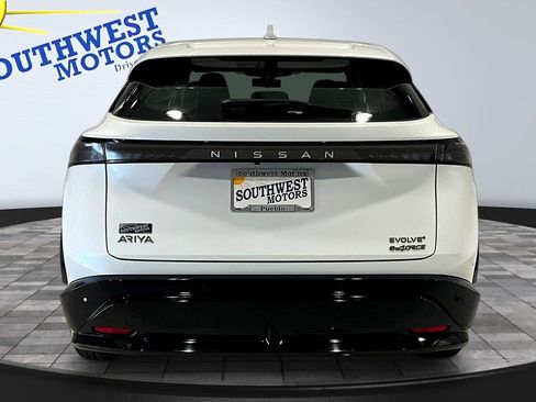 Used 2024 Nissan Ariya AWD image 6