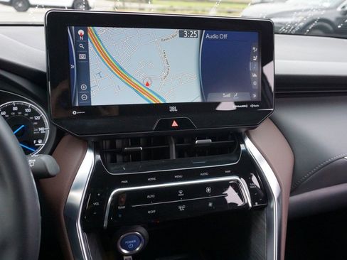 Used 2021 Toyota Venza Limited image 15