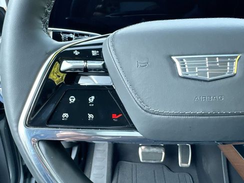Used 2026 Cadillac Vistiq Premium Luxury AWD/4WD image 17