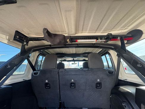 Used 2019 Jeep Wrangler Unlimited Rubicon image 28