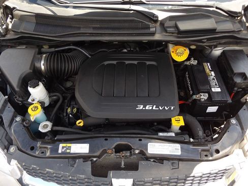 Used 2017 Dodge Grand Caravan SXT FWD image 27