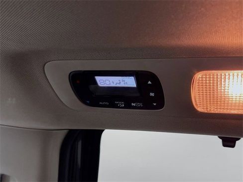 Used 2015 Honda Odyssey Touring image 25