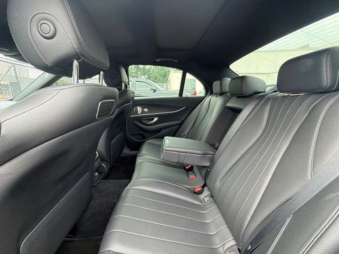 Used 2018 Mercedes-Benz E 300 4MATIC image 12