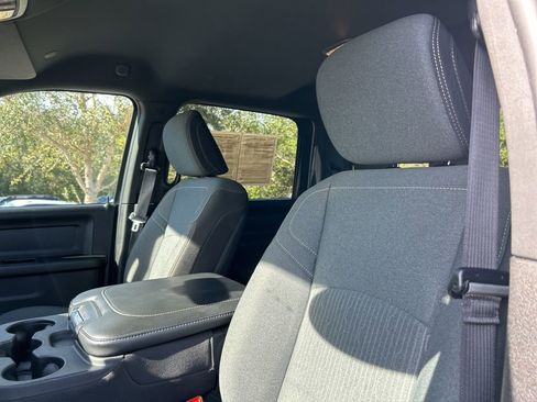 Used 2024 RAM 2500 Tradesman w/ Chrome Appearance Group image 19