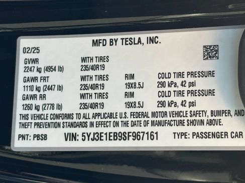 Used 2025 Tesla Model 3 Long Range AWD/4WD image 32