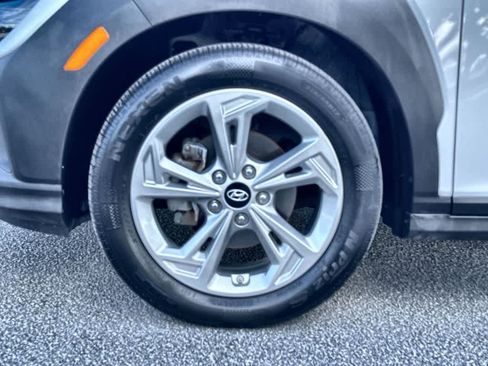 Used 2023 Hyundai Kona SEL FWD image 11