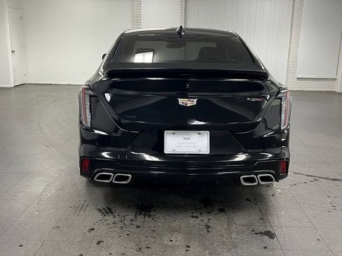 Used 2024 Cadillac CT4 V w/ LPO, ONYX Package image 5