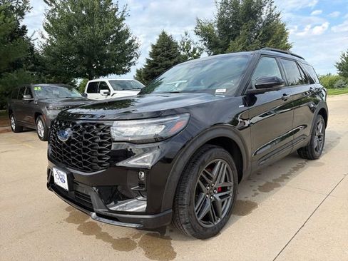 New 2026 Ford Explorer ST-Line w/ ST-Line Street Pack AWD/4WD image 10