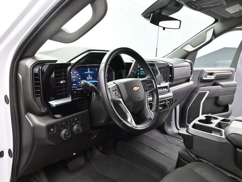 Used 2025 Chevrolet Silverado 2500 LT AWD/4WD image 13