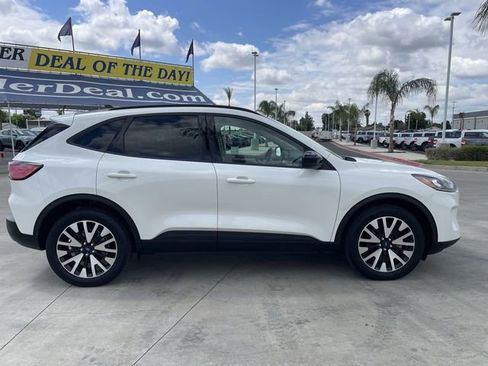 Used 2020 Ford Escape SE Sport AWD/4WD image 9