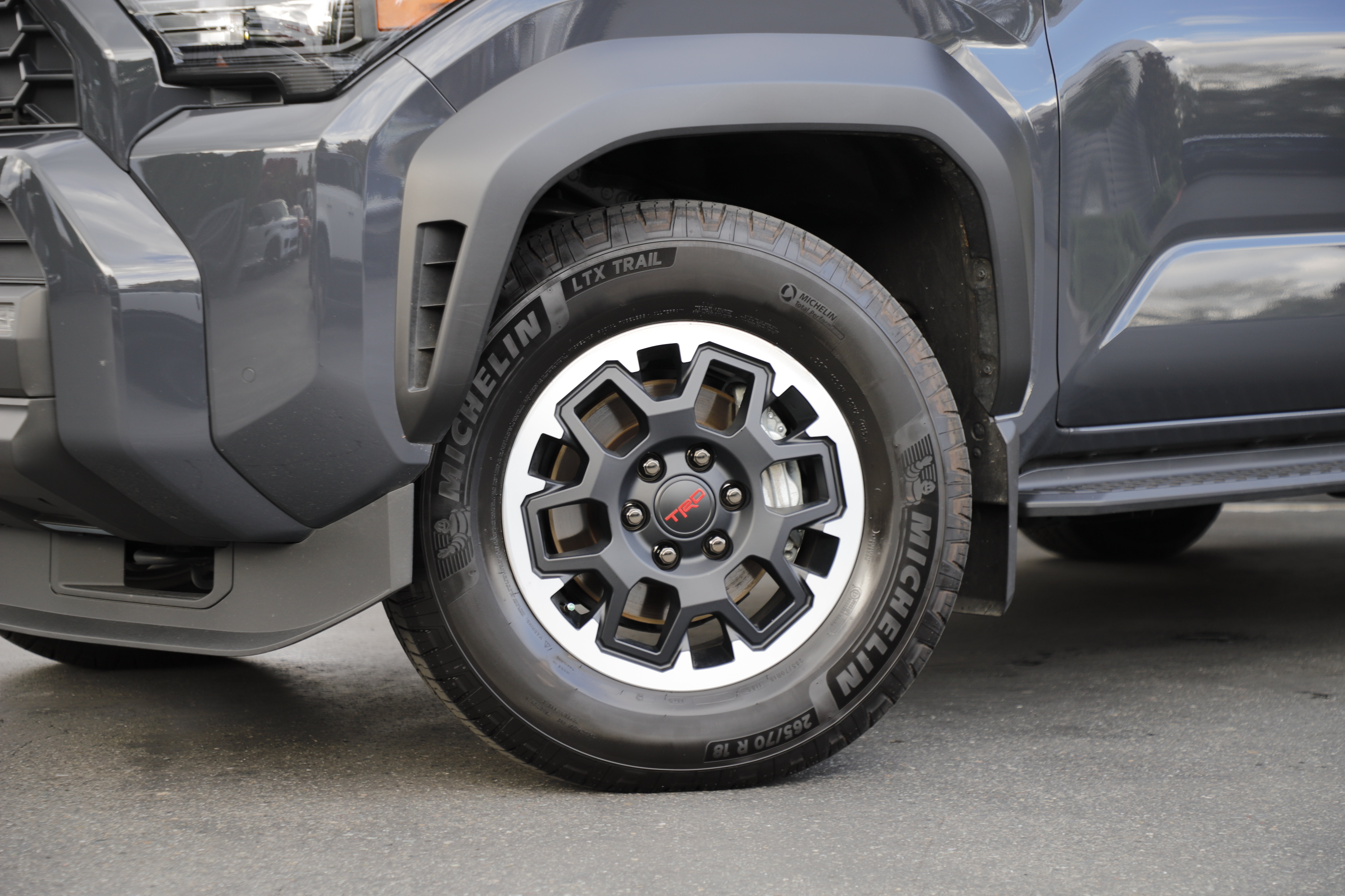 Used 2025 Toyota 4Runner TRD Off-Road Premium AWD/4WD image 2