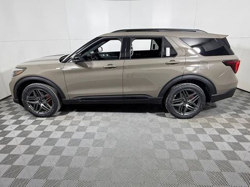 New 2026 Ford Explorer ST-Line w/ ST-Line Street Pack image 4