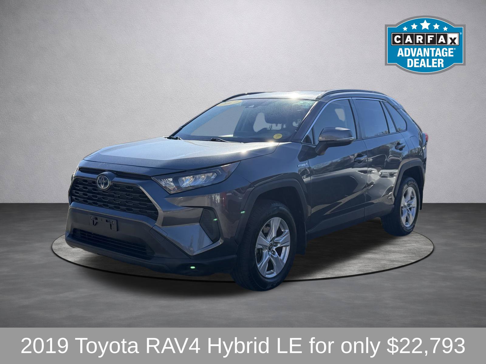 Used 2019 Toyota RAV4 LE w/ Carpet Mat Package AWD/4WD image 8