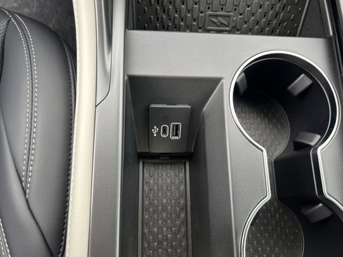 New 2025 Lincoln Nautilus Premier image 26