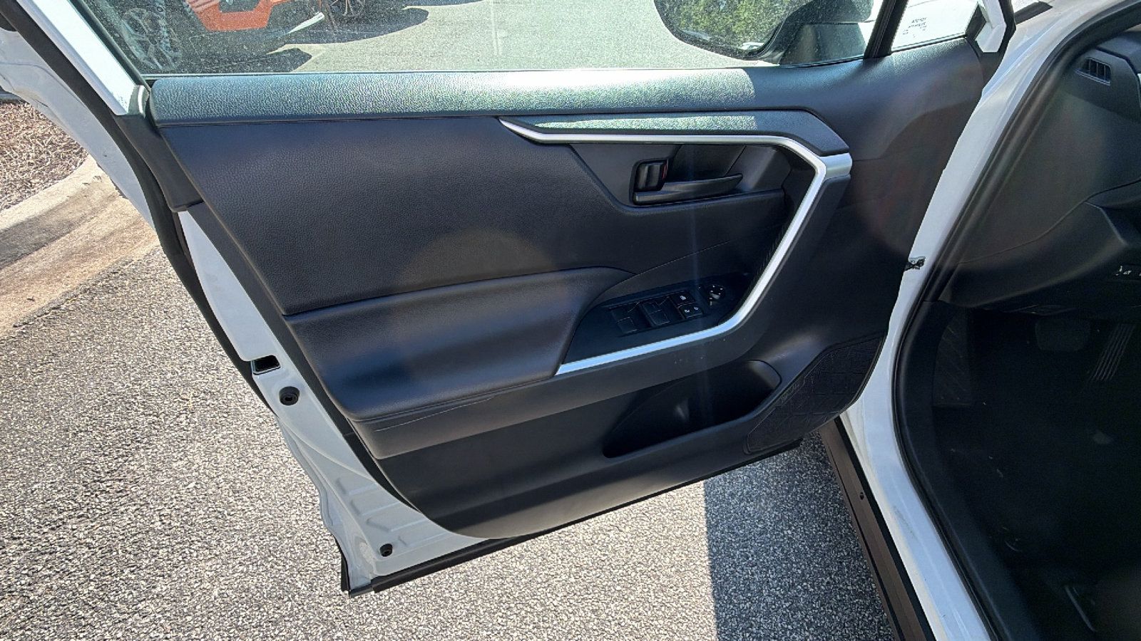 Used 2023 Toyota RAV4 LE FWD image 14