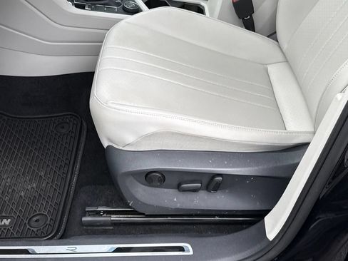 Used 2023 Volkswagen Tiguan SE R-Line AWD/4WD image 16