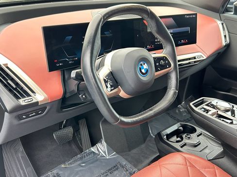 Used 2023 BMW iX xDrive50 AWD/4WD image 13
