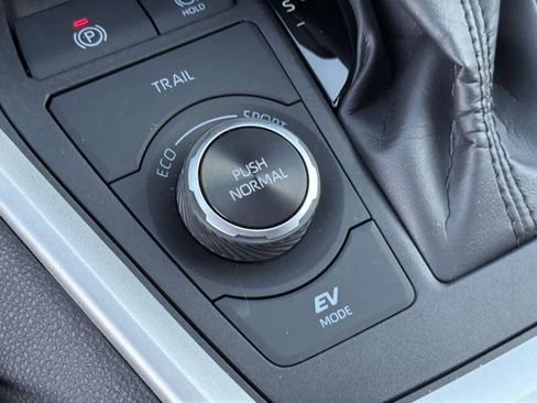 Used 2024 Toyota RAV4 LE image 20