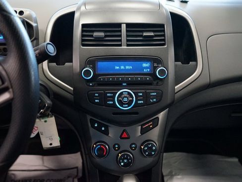Used 2015 Chevrolet Sonic LT image 6