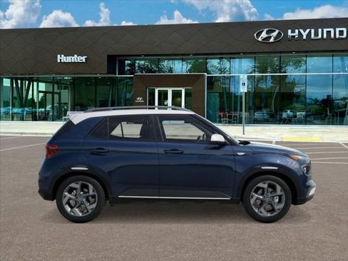 New 2026 Hyundai Venue SEL image 7