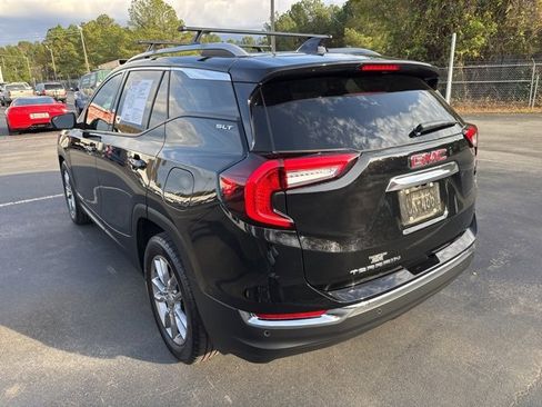 Used 2022 GMC Terrain SLT w/ Infotainment Package II image 3