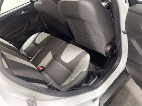 Used 2014 Ford Focus SE w/ SE Sport Package image 22