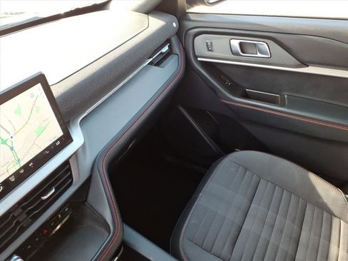 Used 2025 Ford Explorer ST-Line image 16