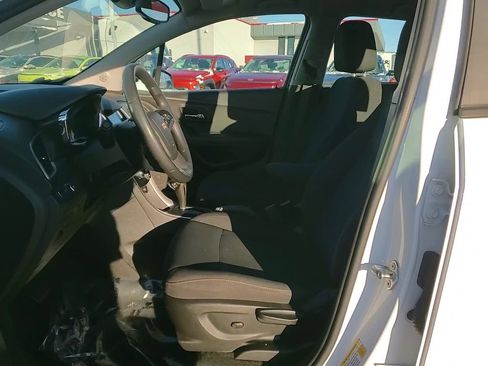 Used 2019 Chevrolet Trax LS image 13