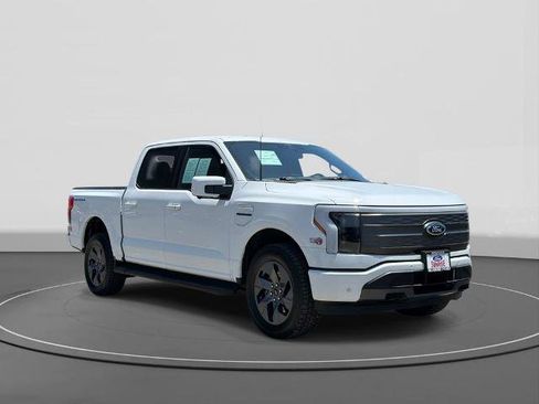 Used 2023 Ford F150 Lightning Lariat w/ Tow Technology Package AWD/4WD image 4