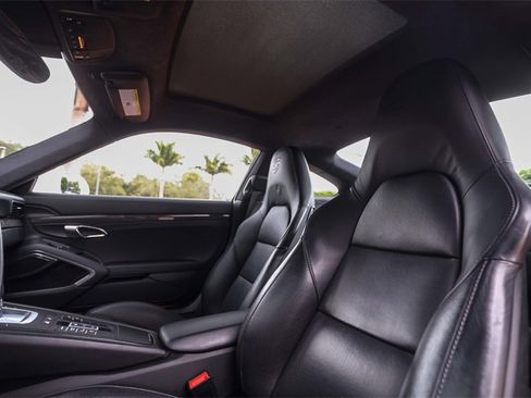 Used 2015 Porsche 911 Turbo S image 35