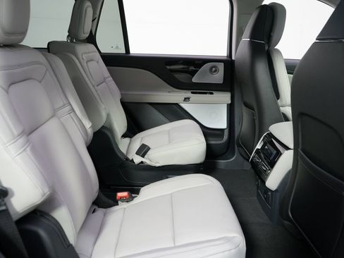 New 2026 Lincoln Aviator Reserve AWD/4WD image 18