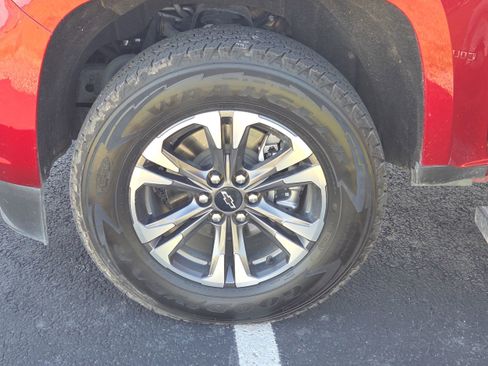 Used 2021 Chevrolet Colorado Z71 w/ Safety Package AWD/4WD image 18