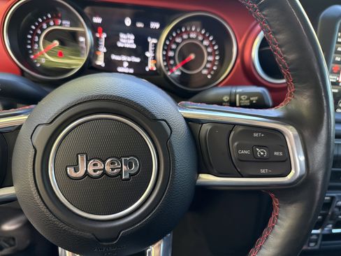 Used 2022 Jeep Gladiator Rubicon w/ LED Lighting Group image 27