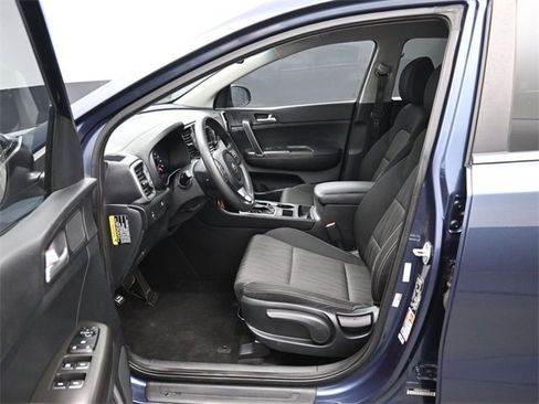 Used 2019 Kia Sportage LX image 9