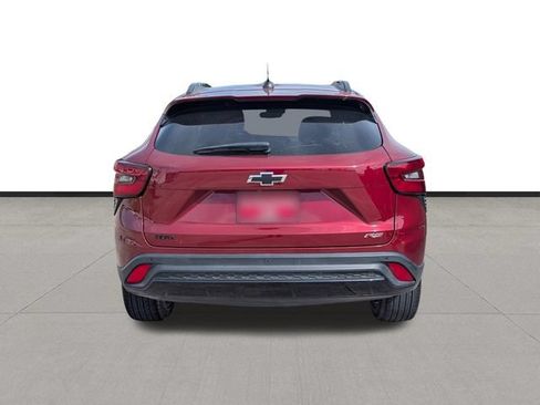 Used 2024 Chevrolet Trax RS w/ Sunroof Package FWD image 5